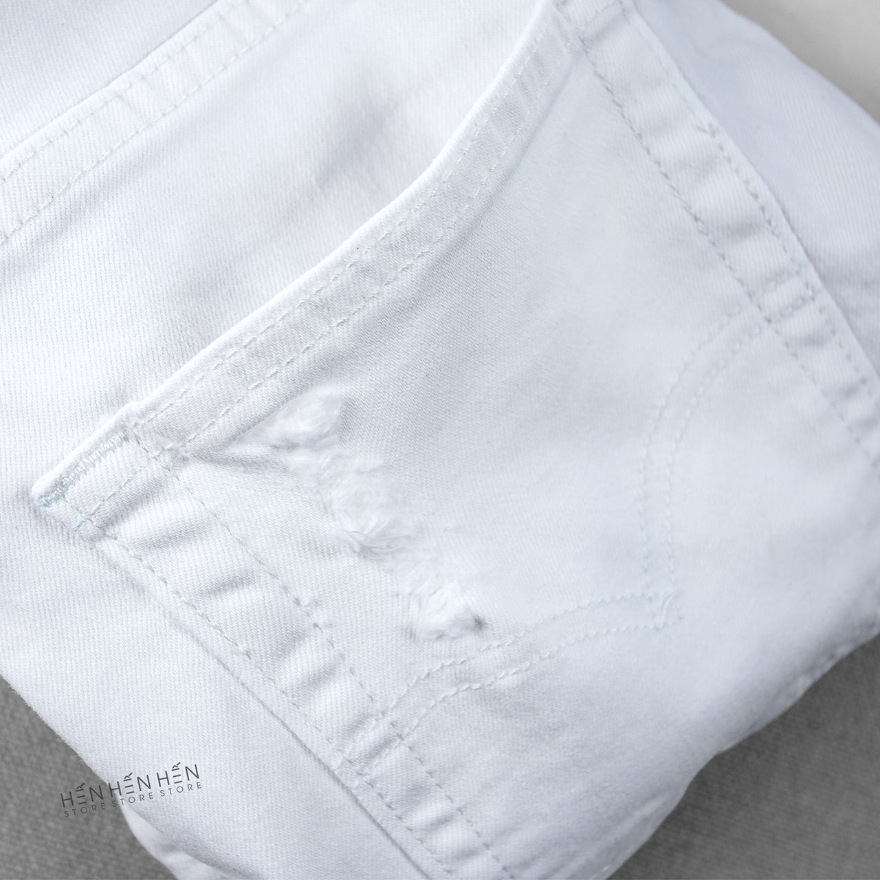 Quần short jean LV (RT)
