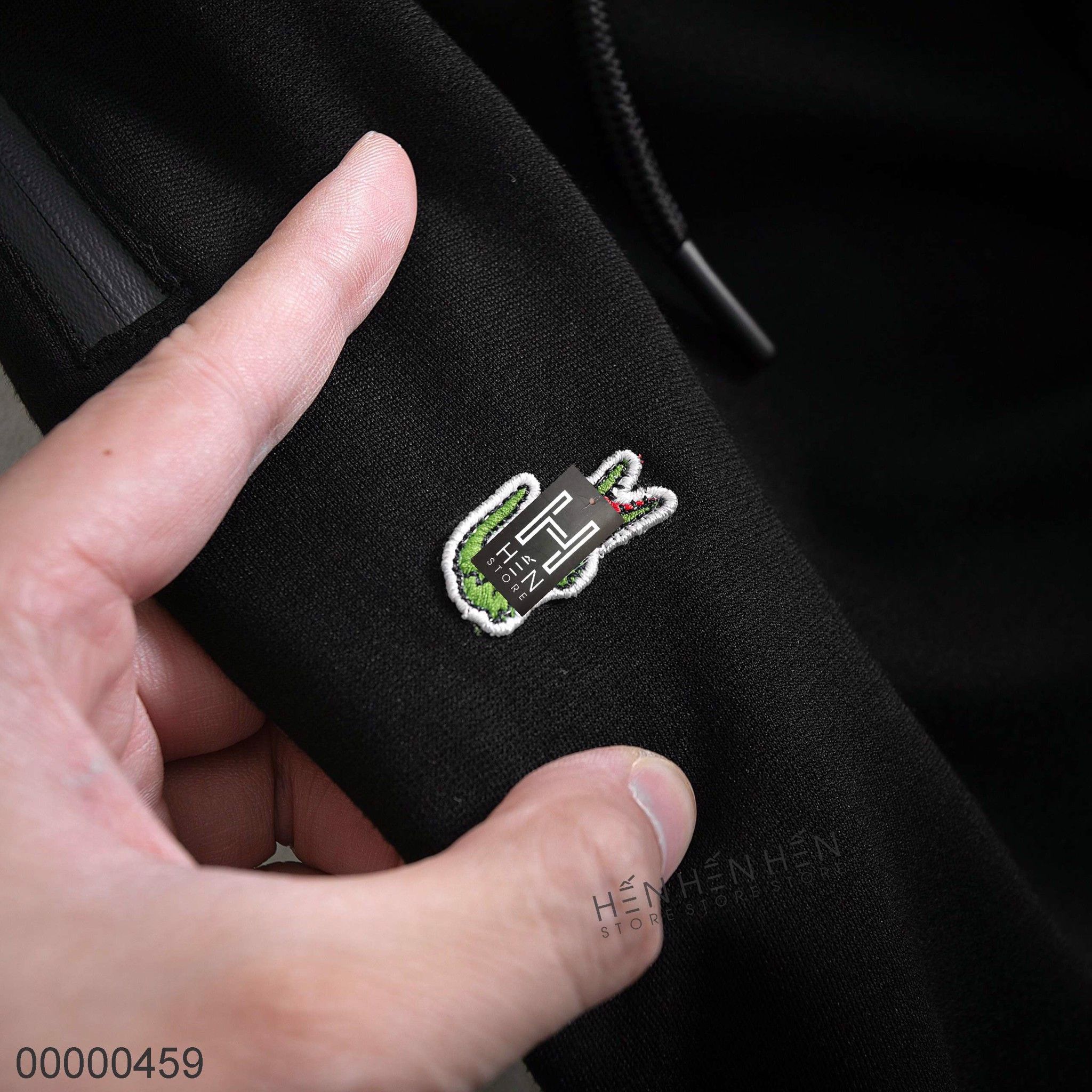 Quần jogger thun LC đen chữ to