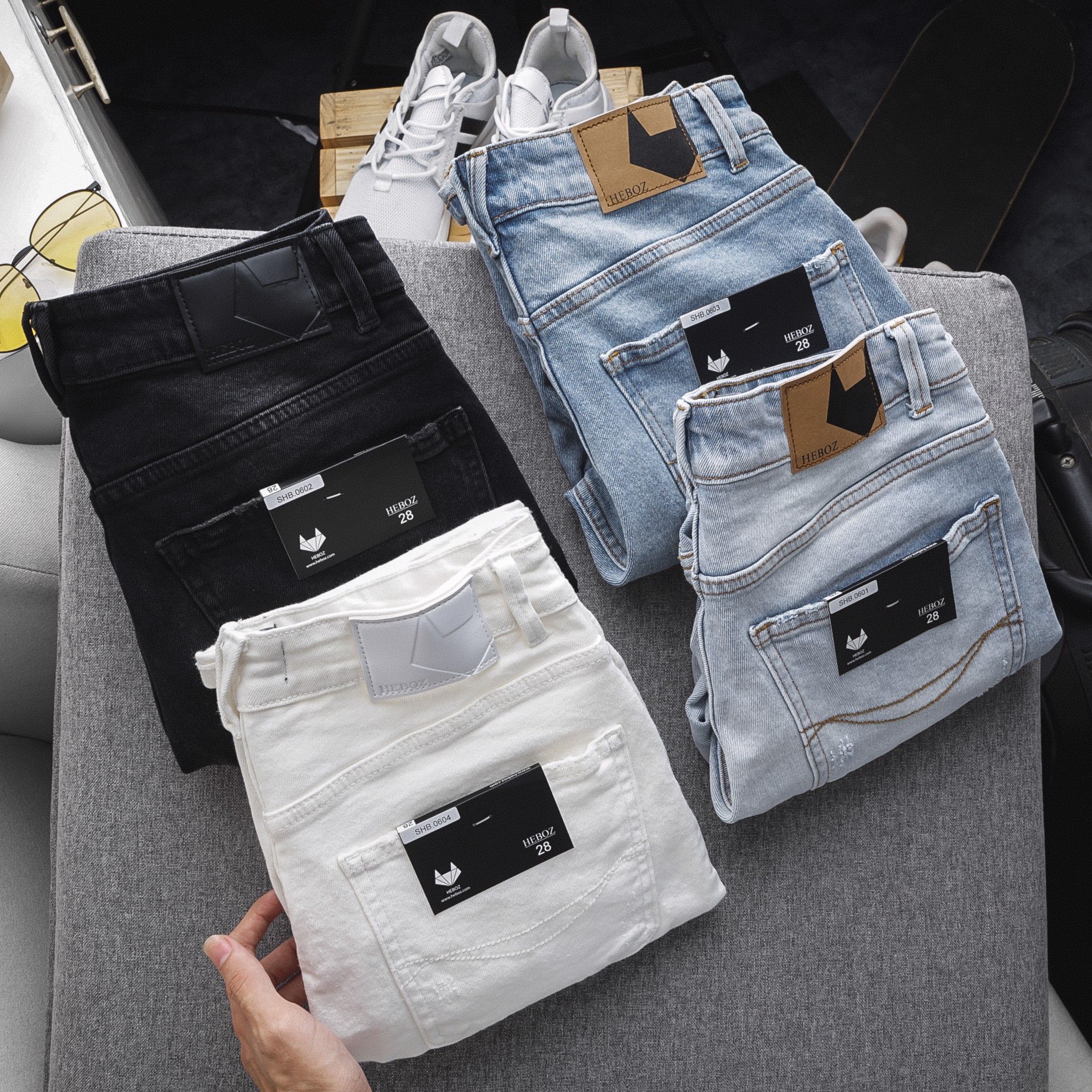 Quần short jean Heboz 4M rách