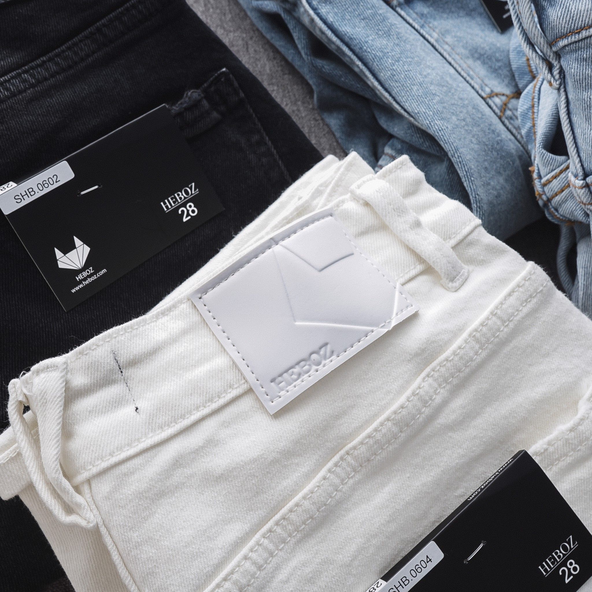 Quần short jean Heboz 4M rách