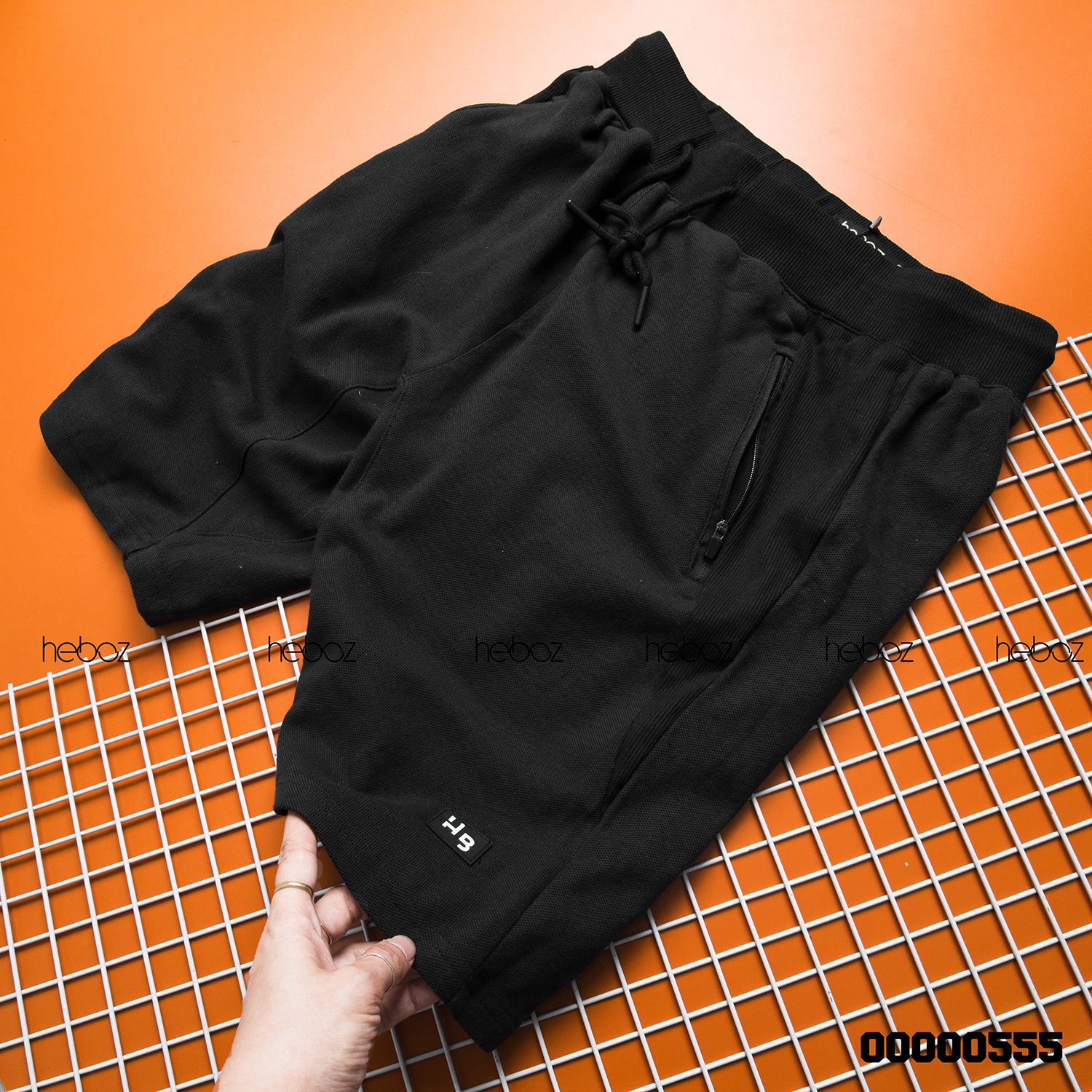 Quần short nỉ Heboz logo 4M