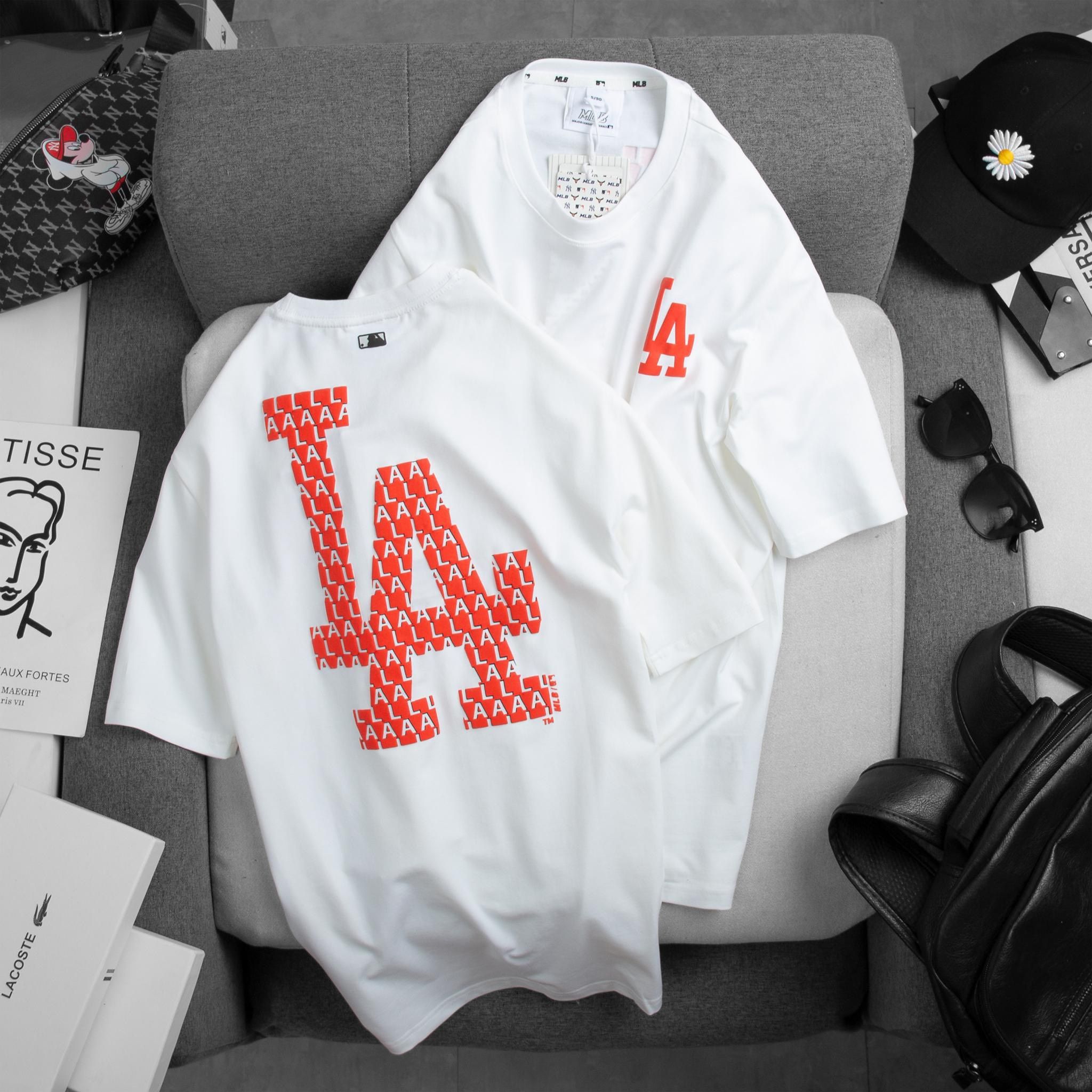 Áo thun MLB chữ nổi 3M
