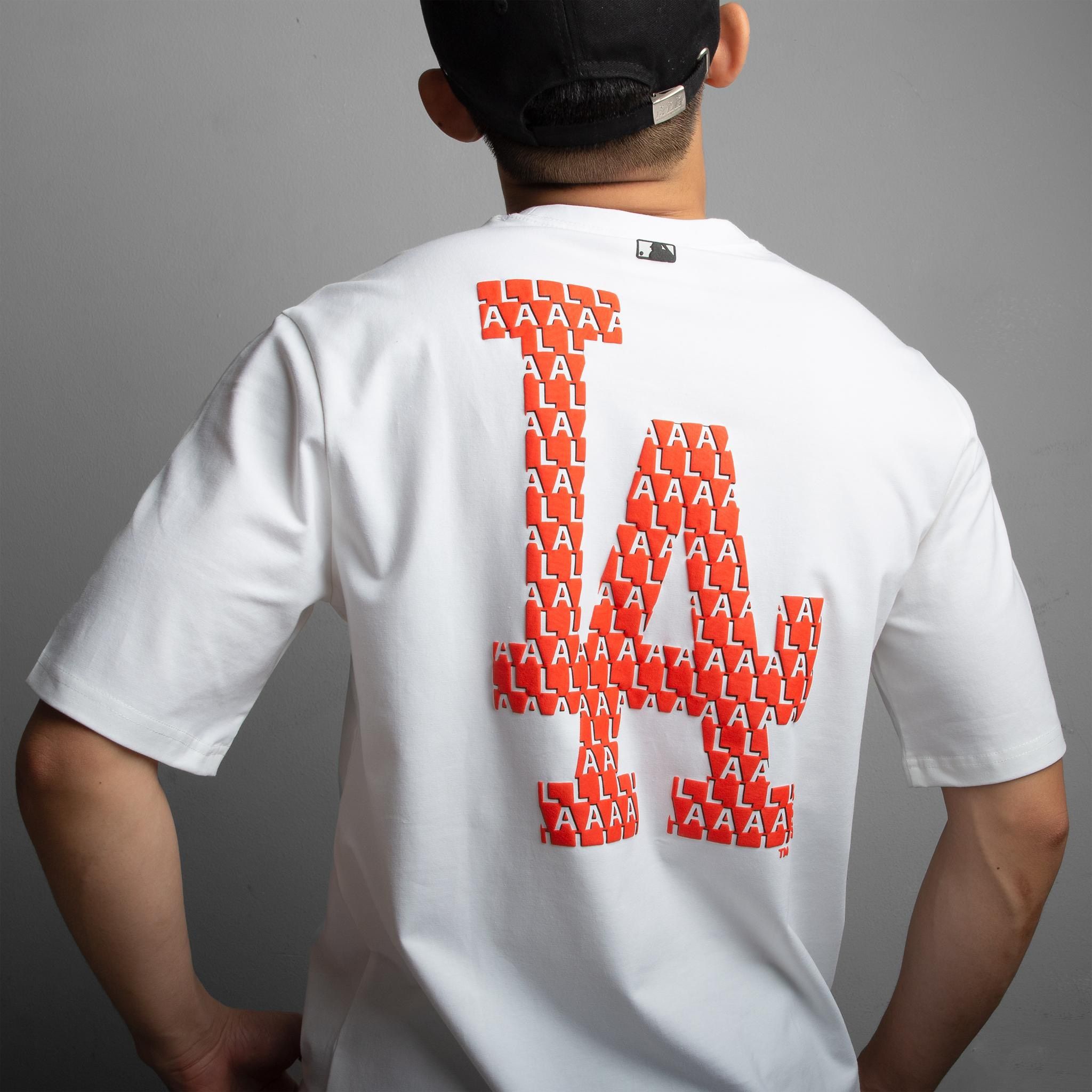 Áo thun MLB chữ nổi 3M