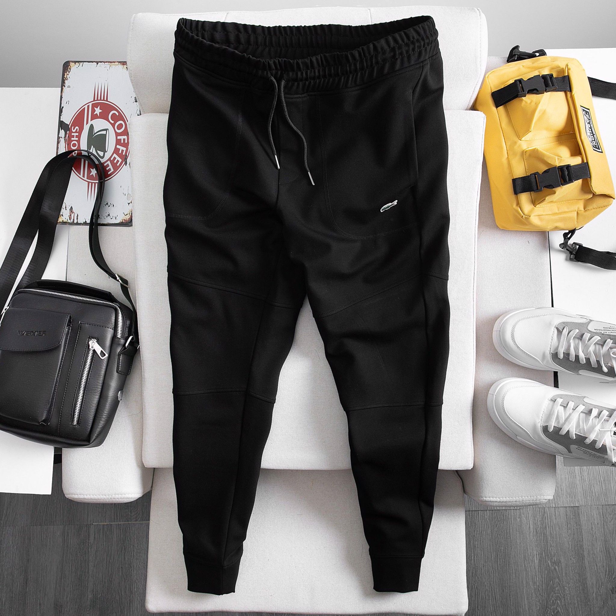 Quần jogger thun La.coste đen