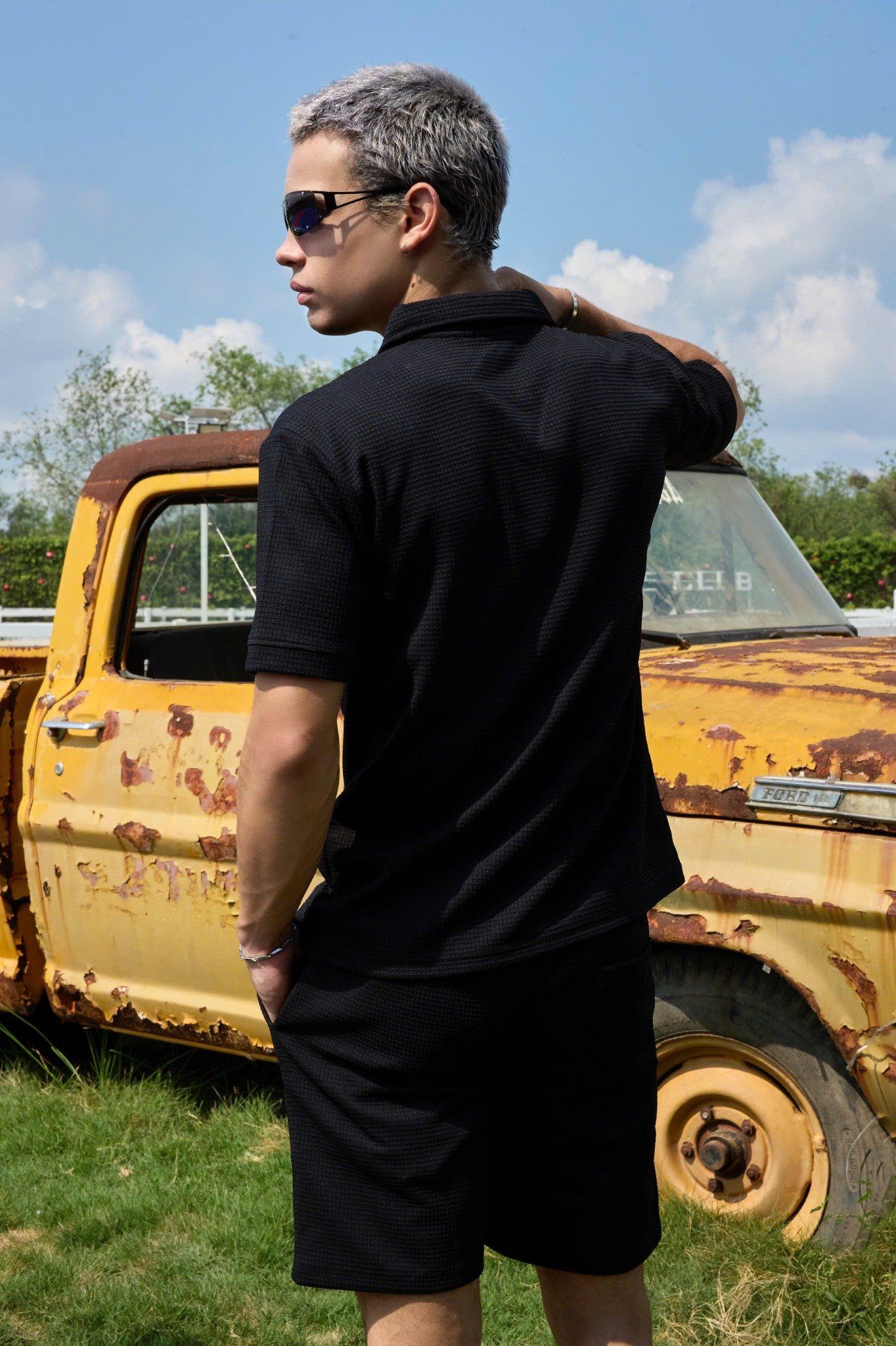 OUTFIT 219