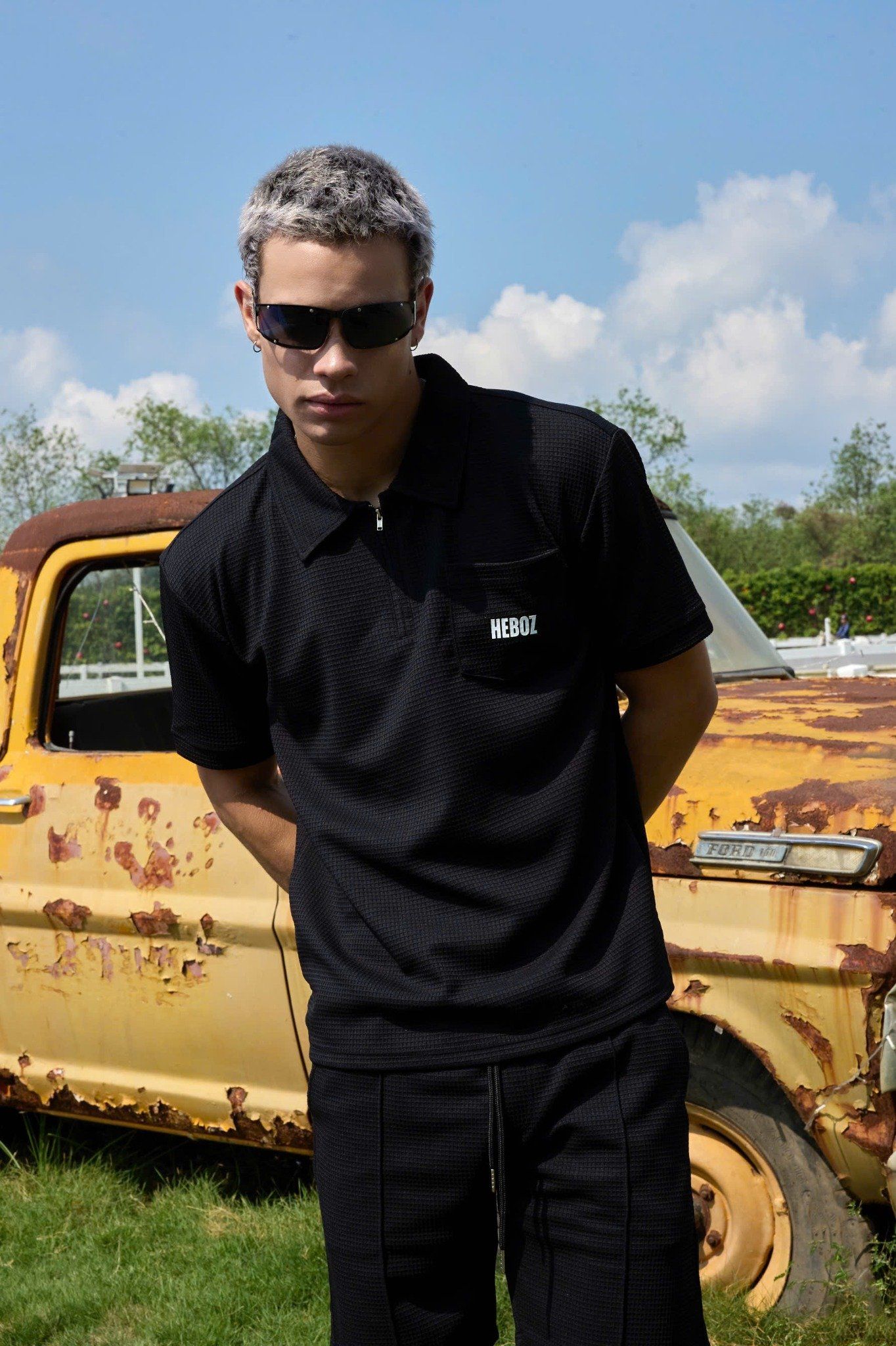 OUTFIT 219