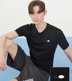 Áo thun PM. Unisex. Chất vải thun thể thao mềm mịn, thông thoáng và co giãn thoải mái. Chữ ngực nhỏ.