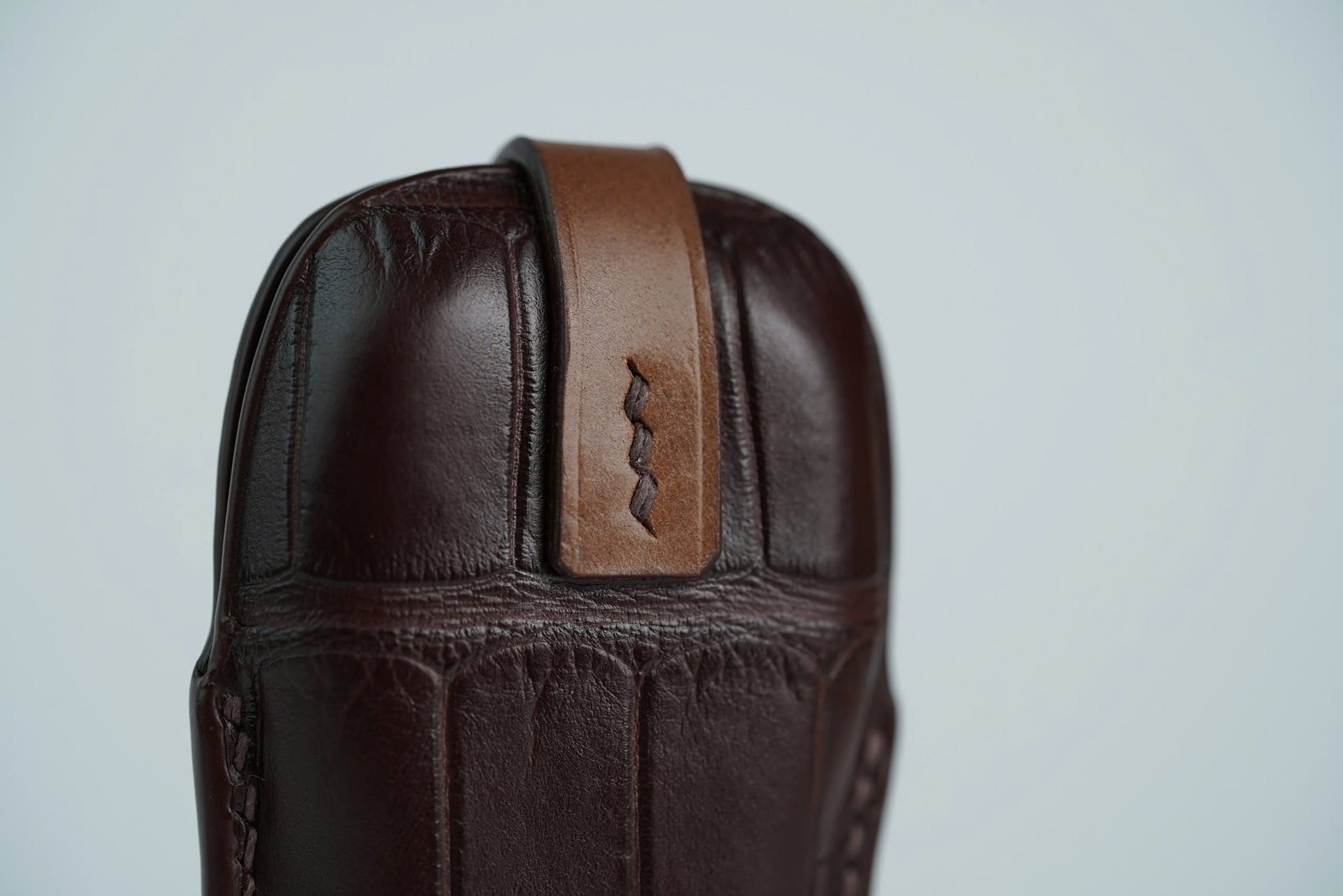 Bao Da Chìa Khóa Porche - Da Horween Shell Cordovan và Da Cá Sấu Alligator.