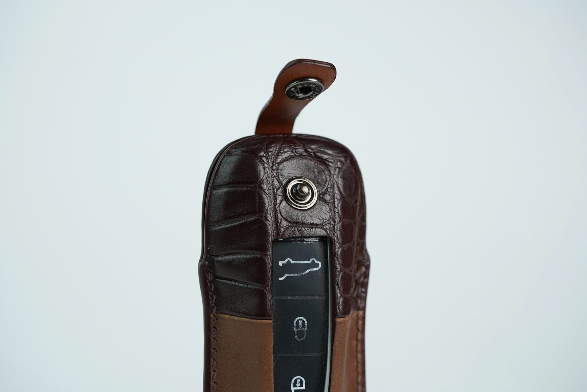 Bao Da Chìa Khóa Porche - Da Horween Shell Cordovan và Da Cá Sấu Alligator.