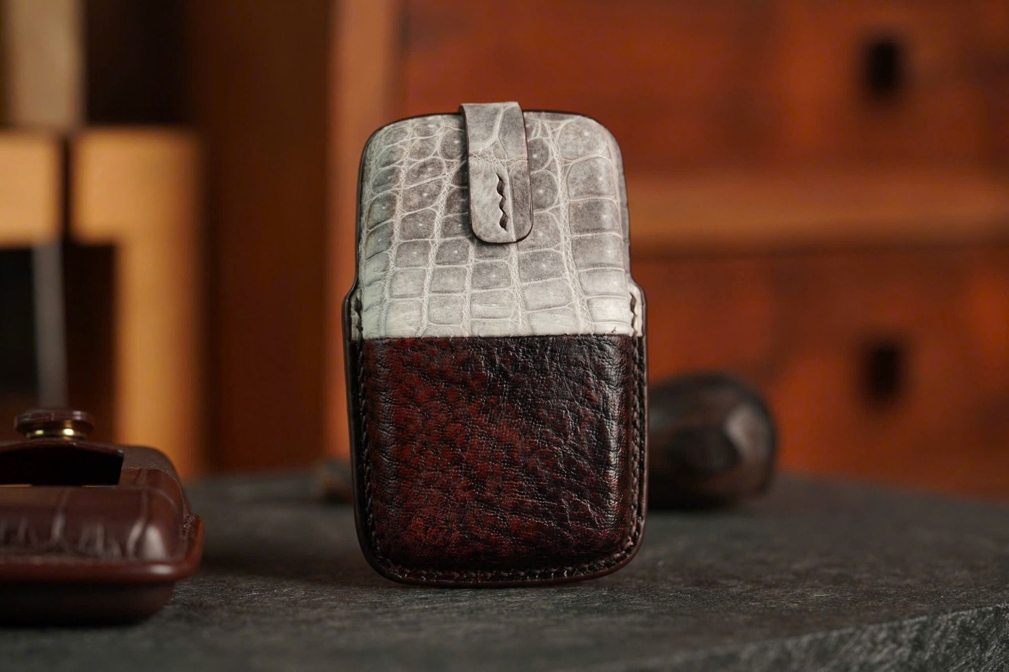 Bao Da Chìa Khóa Land Rover - Da Cá Sấu Himalaya x Shark Leather