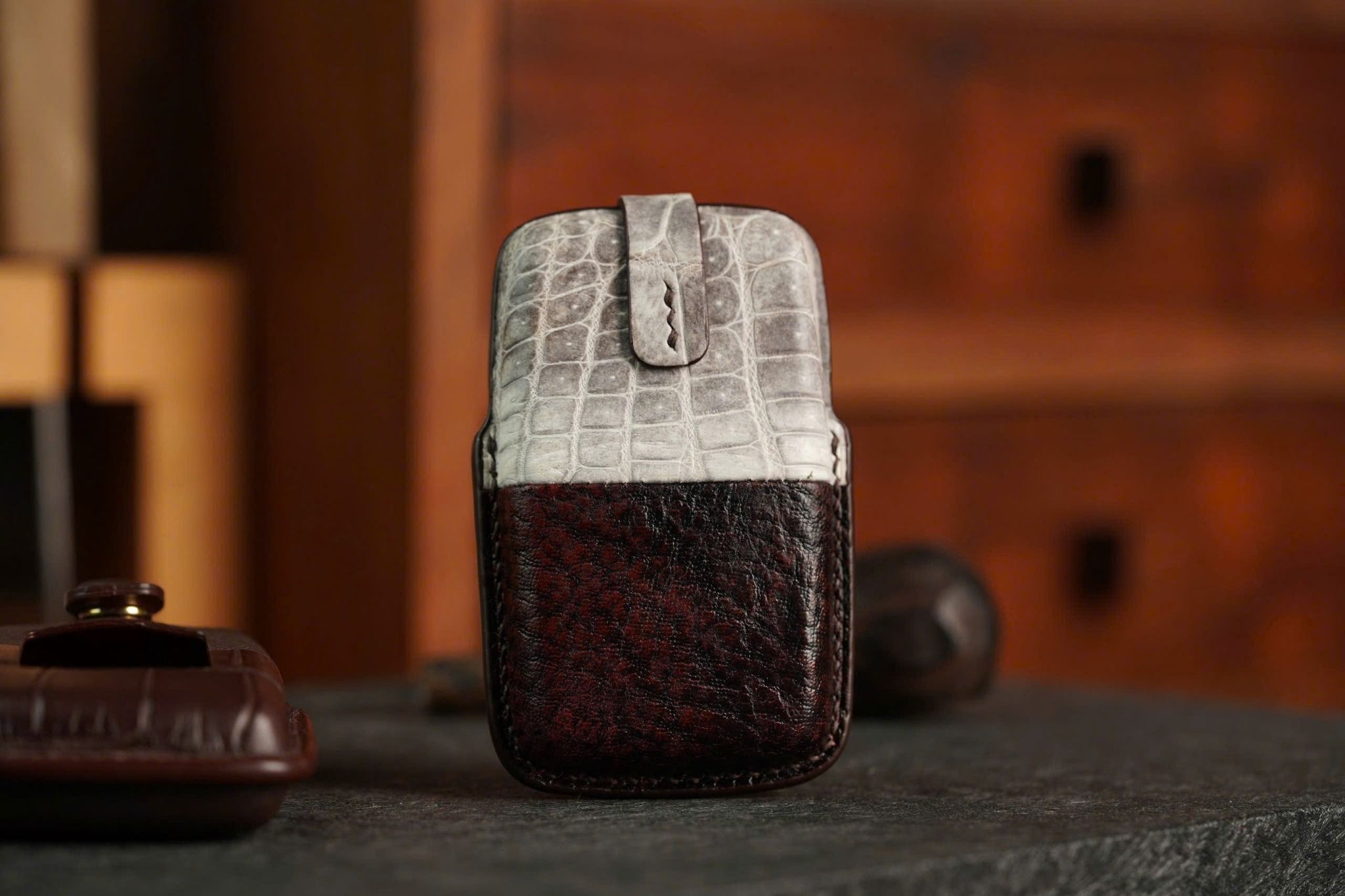 Bao Da Chìa Khóa Land Rover - Da Cá Sấu Himalaya x Shark Leather