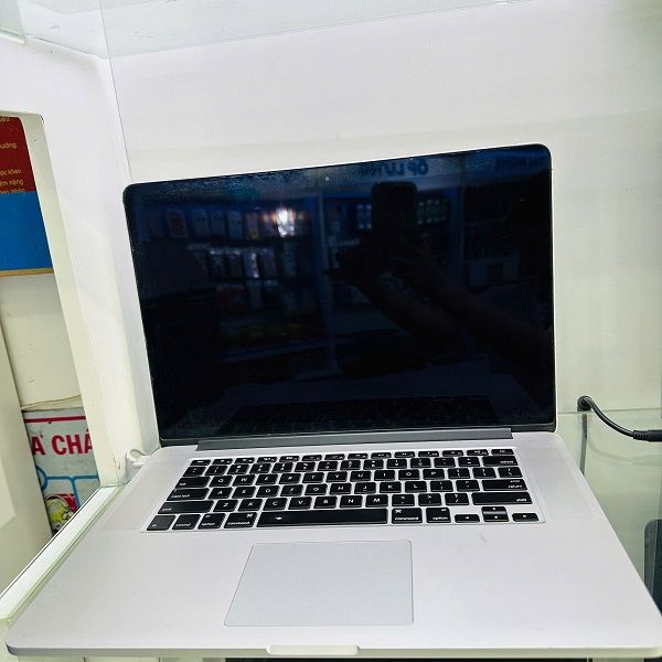 Laptop Macbook Pro A1398 Cũ giá rẻ đẹp 98%