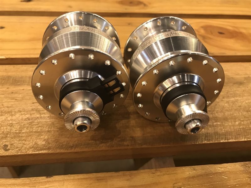 SP DYNAMO HUB, PL-8, CENTER LOCK, QR, 32H, SILVER