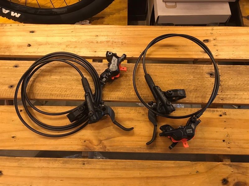 Phanh dầu Shimano SLX M7100
