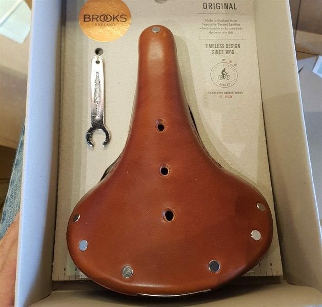 Yên xe đạp Brooks B17S Bike Saddle