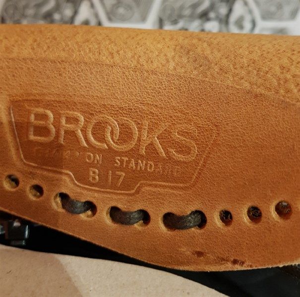 Yên xe đạp Brooks B17 Softened Bike Saddle
