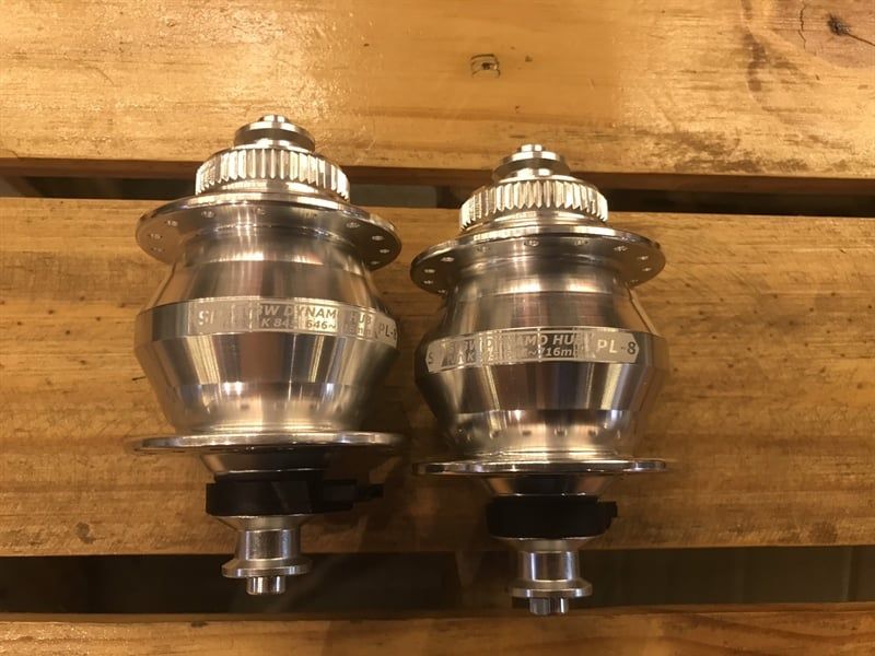 SP DYNAMO HUB, PL-8, CENTER LOCK, QR, 32H, SILVER