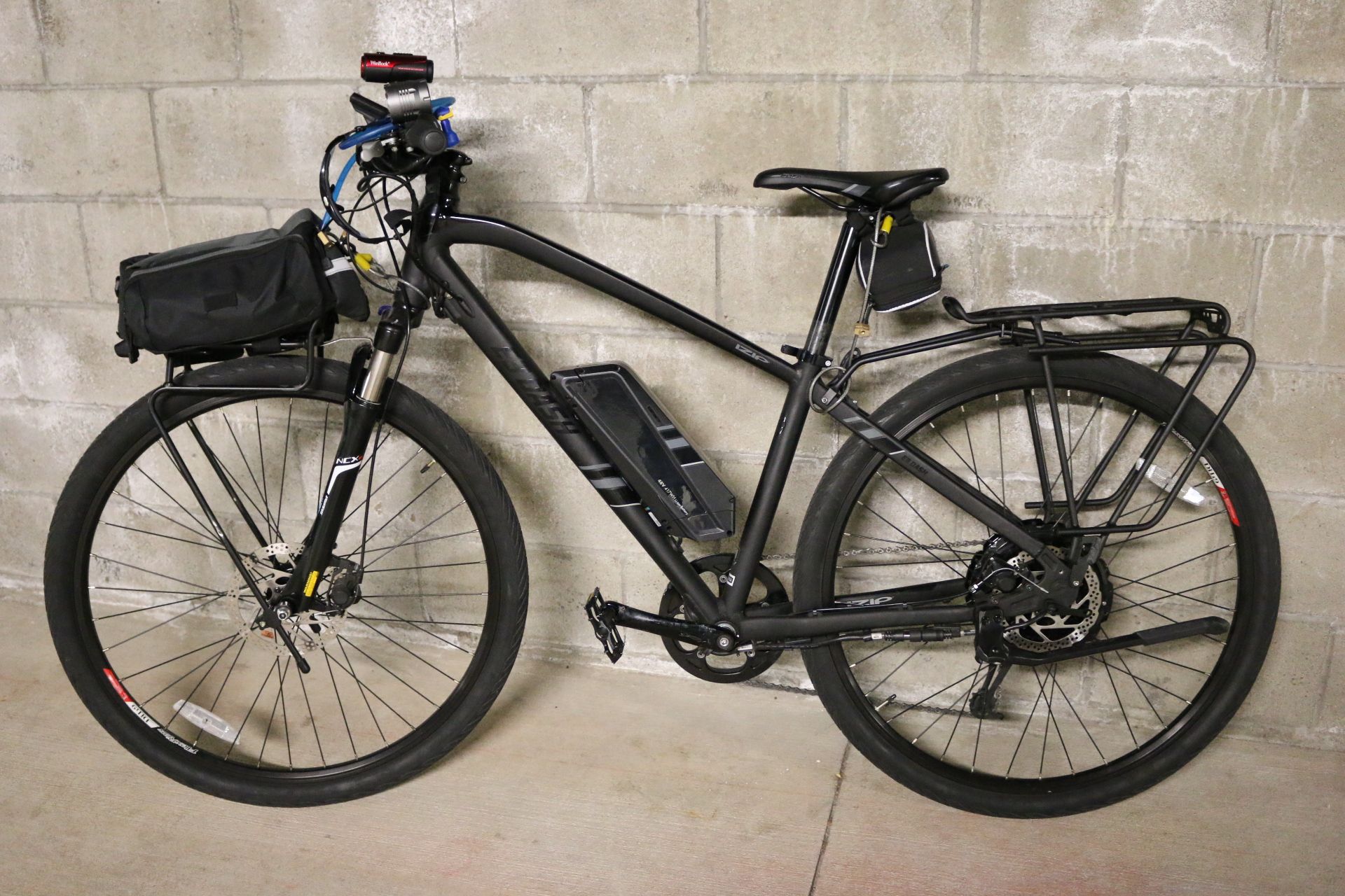 Baga Bontrager Deluxe S/Nhôm/26