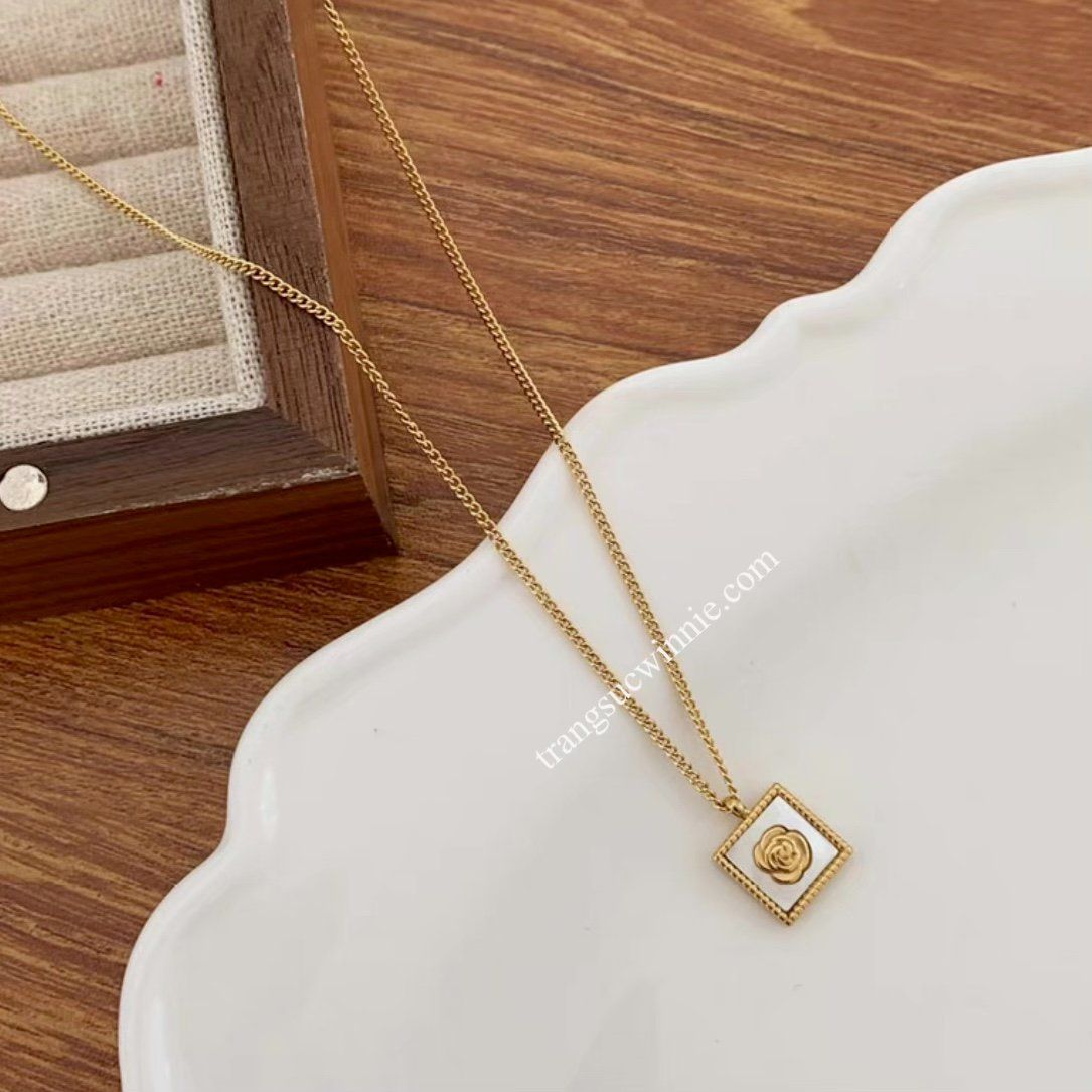 Dây chuyền titan Retro rose