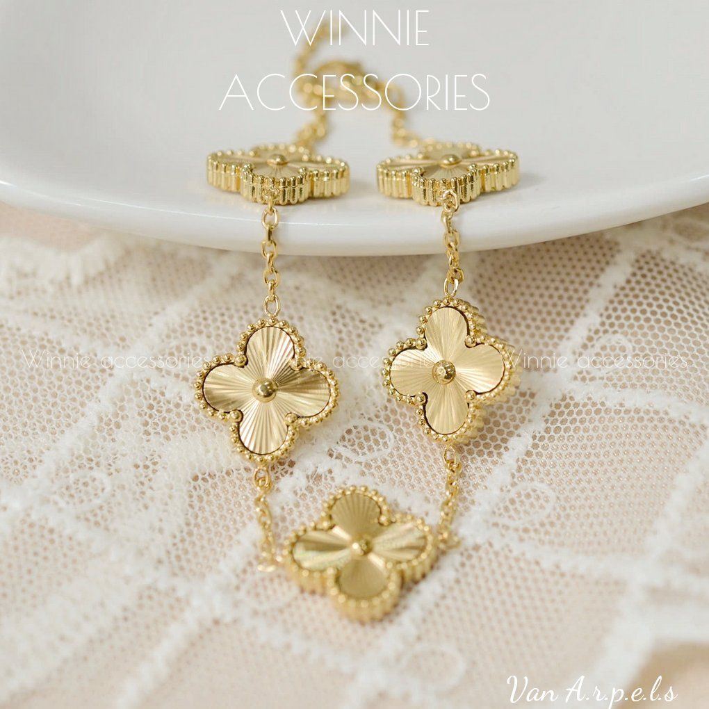 Lắc tay titan Van Arpels