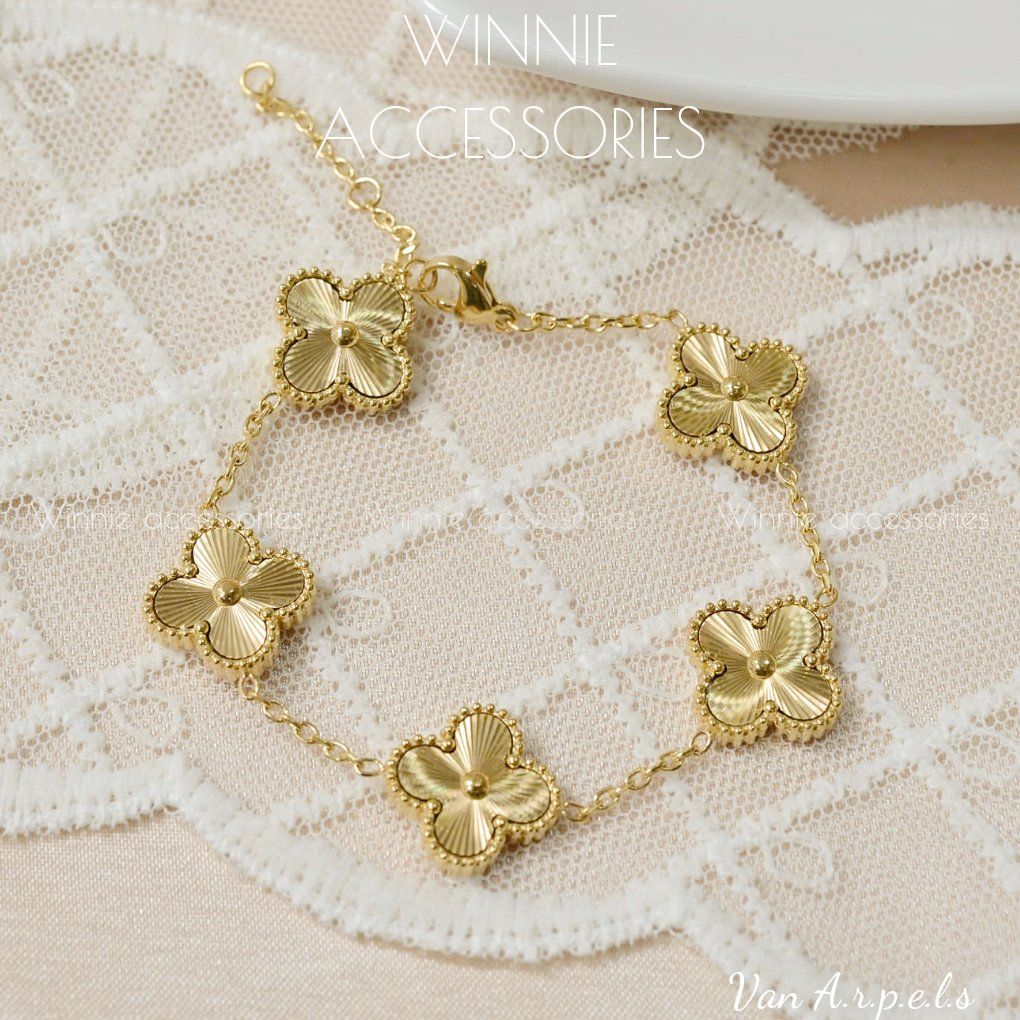 Lắc tay titan Van Arpels