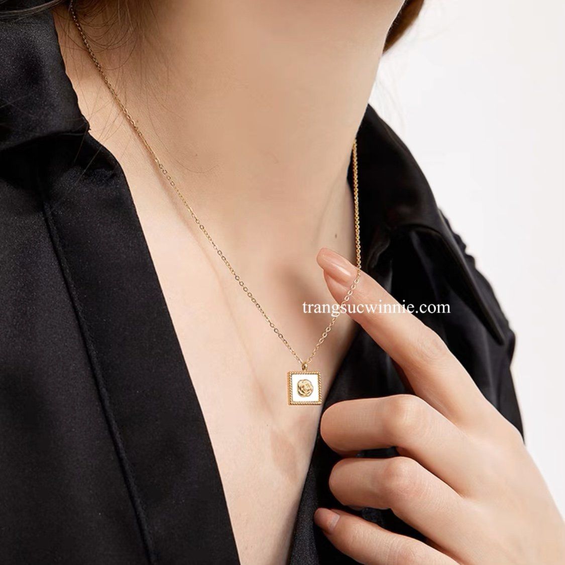 Dây chuyền titan Retro rose