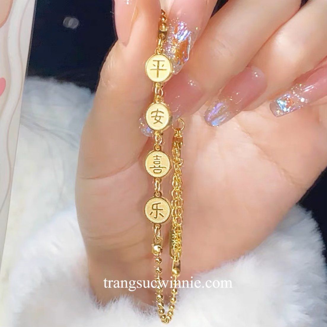 Lắc tay titan Hạnh phúc