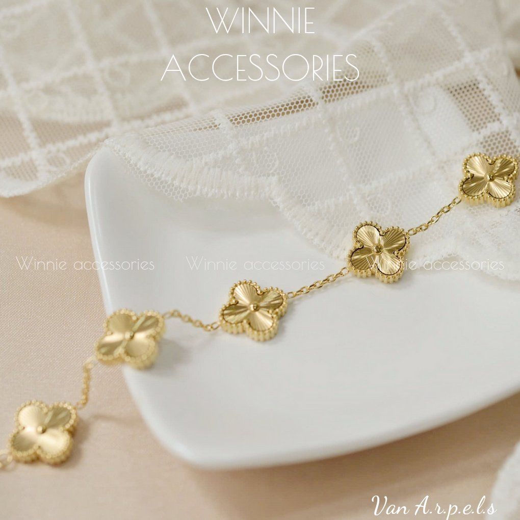 Lắc tay titan Van Arpels