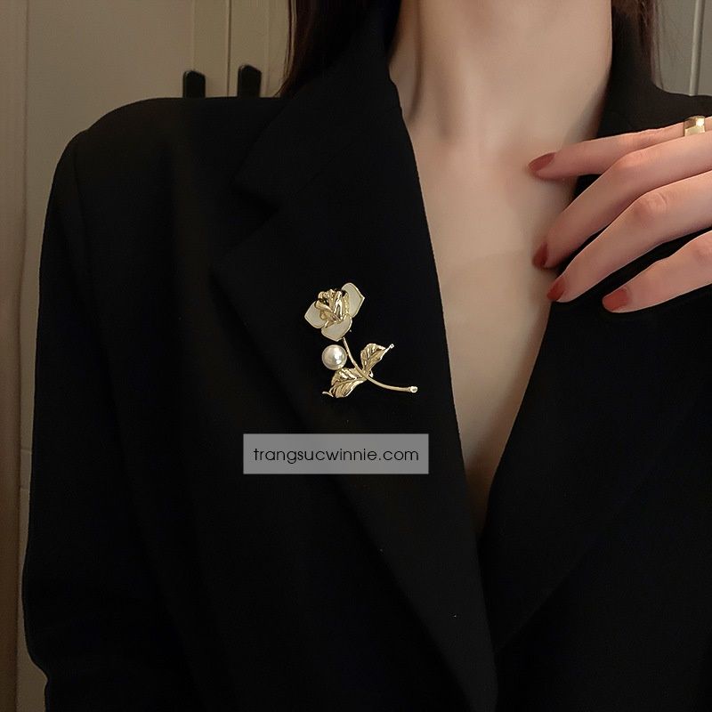 Cài áo Hoa hồng xà cừ