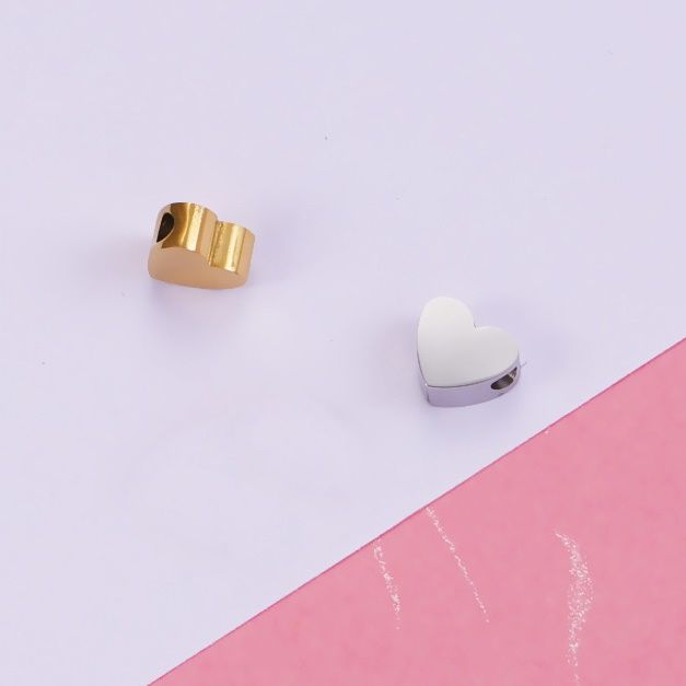 Charm titan Be You xỏ Tim