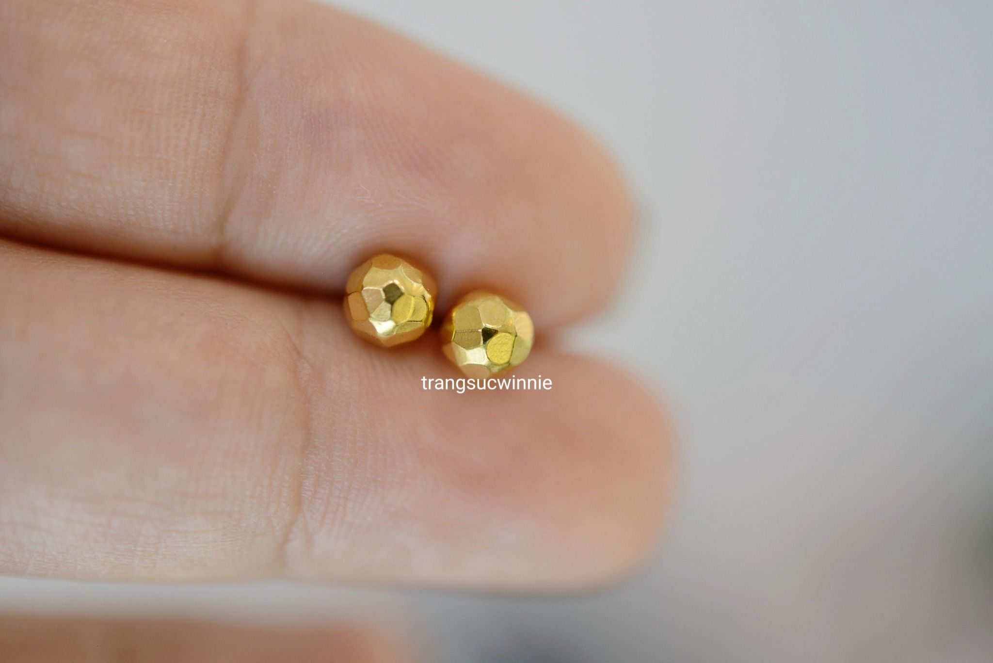 Hoa tai Titan Bi Crystal dot