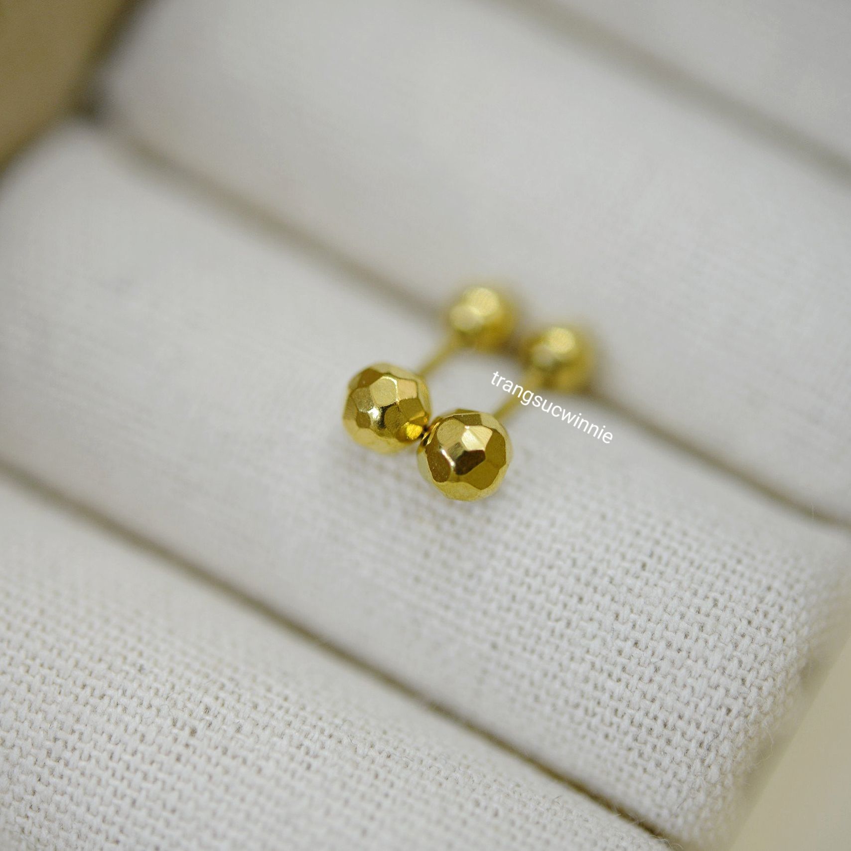 Hoa tai Titan Bi Crystal dot