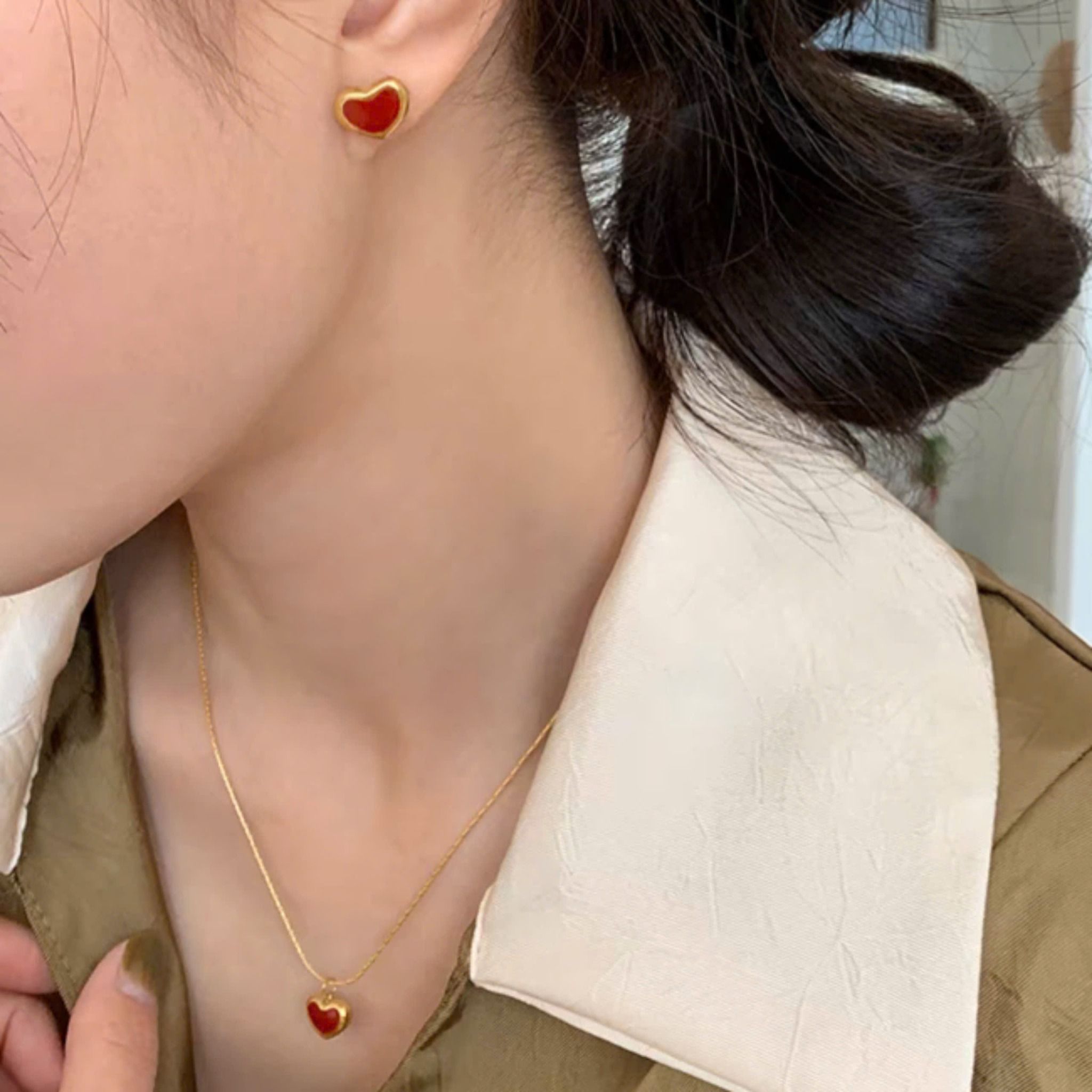 Hoa tai titan Nacre red heart