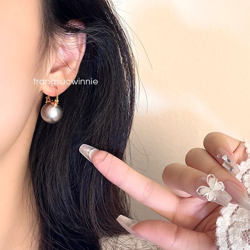 Hoa tai titan Ngọc trai xám