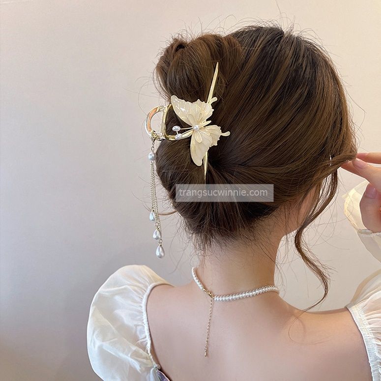 Kẹp tóc bướm trắng