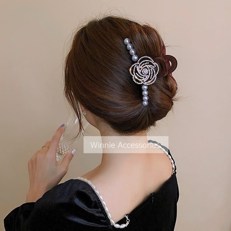 Kẹp tóc hồng nhung đỏ
