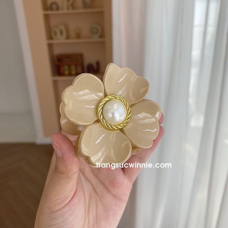 Kẹp nửa Hoa 4 cánh be