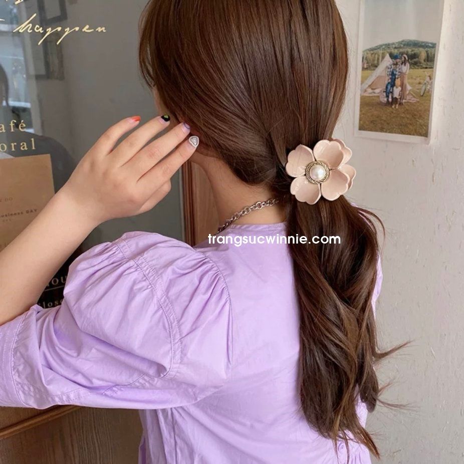 Kẹp nửa Hoa 4 cánh be