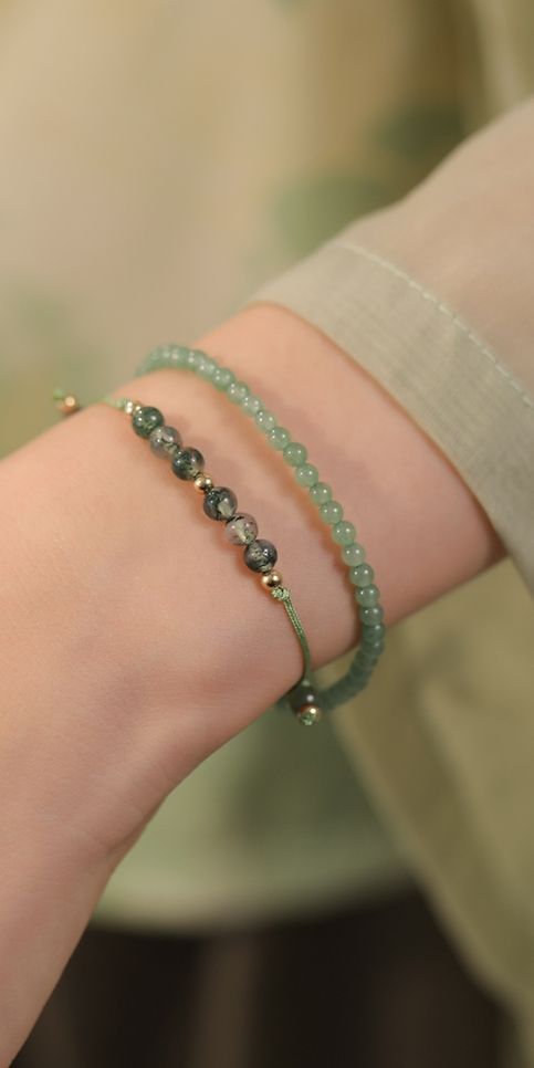 Lắc tay dây xanh lá