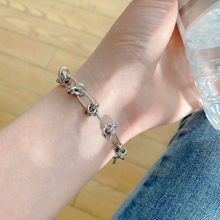 Lắc tay Titan Gin Knot