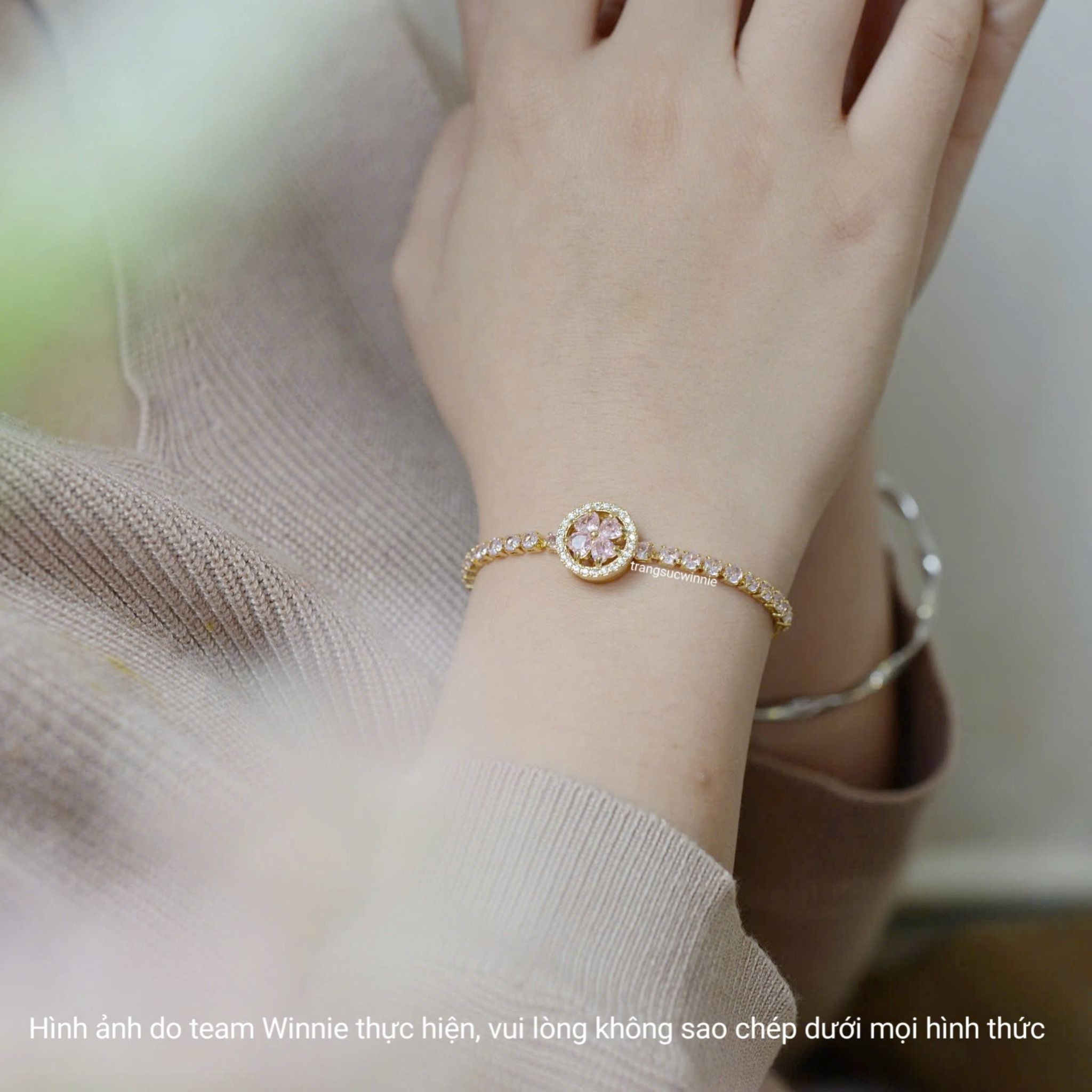 Lắc tay titan Hoa tròn 4 cánh hồng