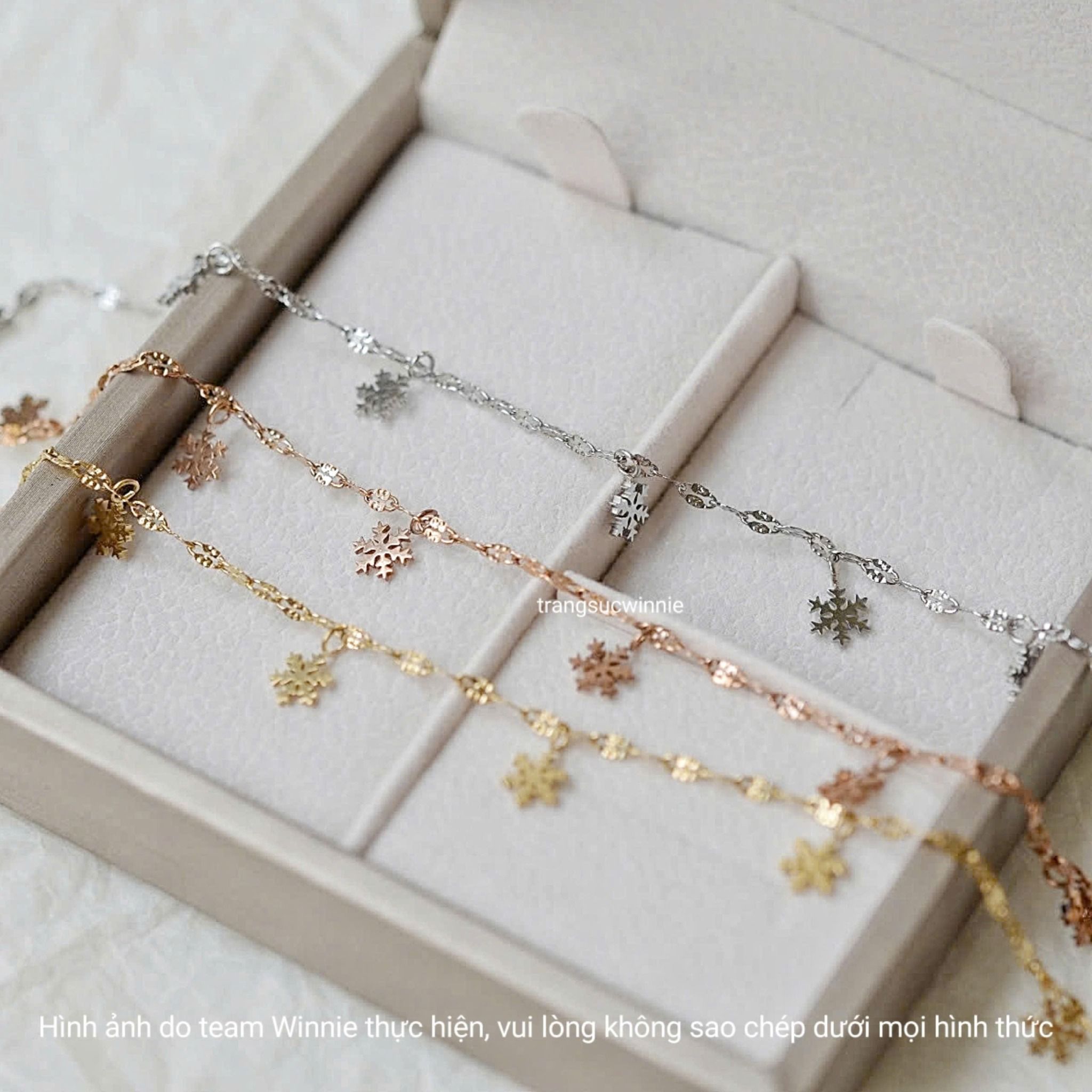 Lắc tay Titan Snowflake