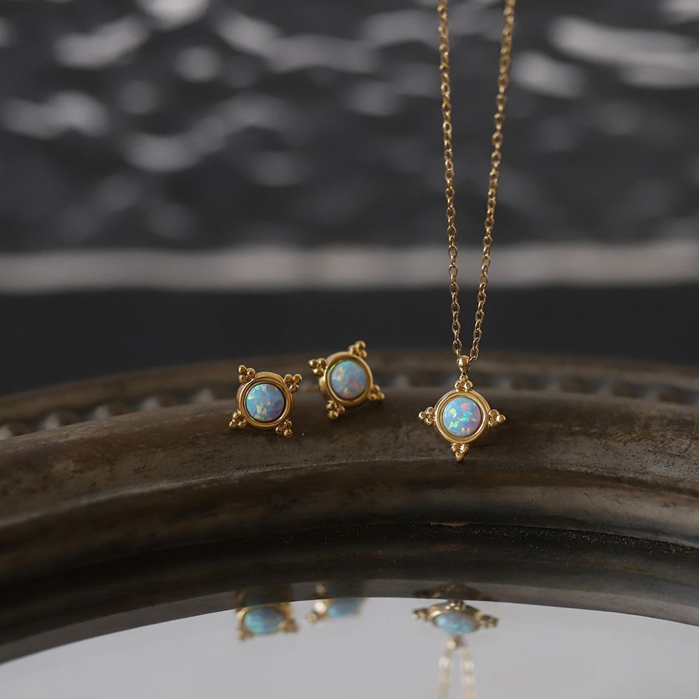 Hoa tai Titan Mini Opal