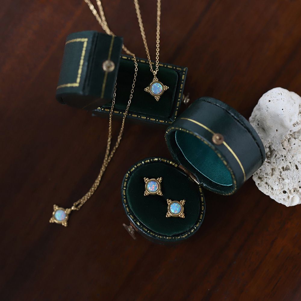Hoa tai Titan Mini Opal