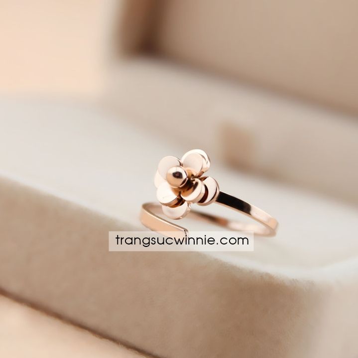 Nhẫn titan camellia