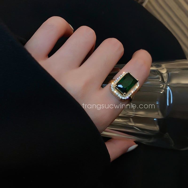 Nhẫn titan Emerald