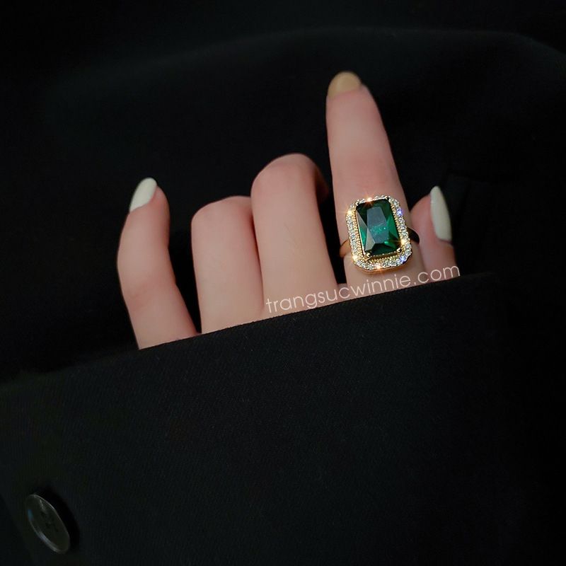 Nhẫn titan Emerald