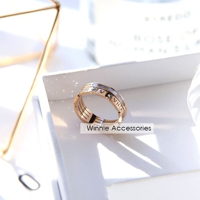 Nhẫn titan roman xà cừ