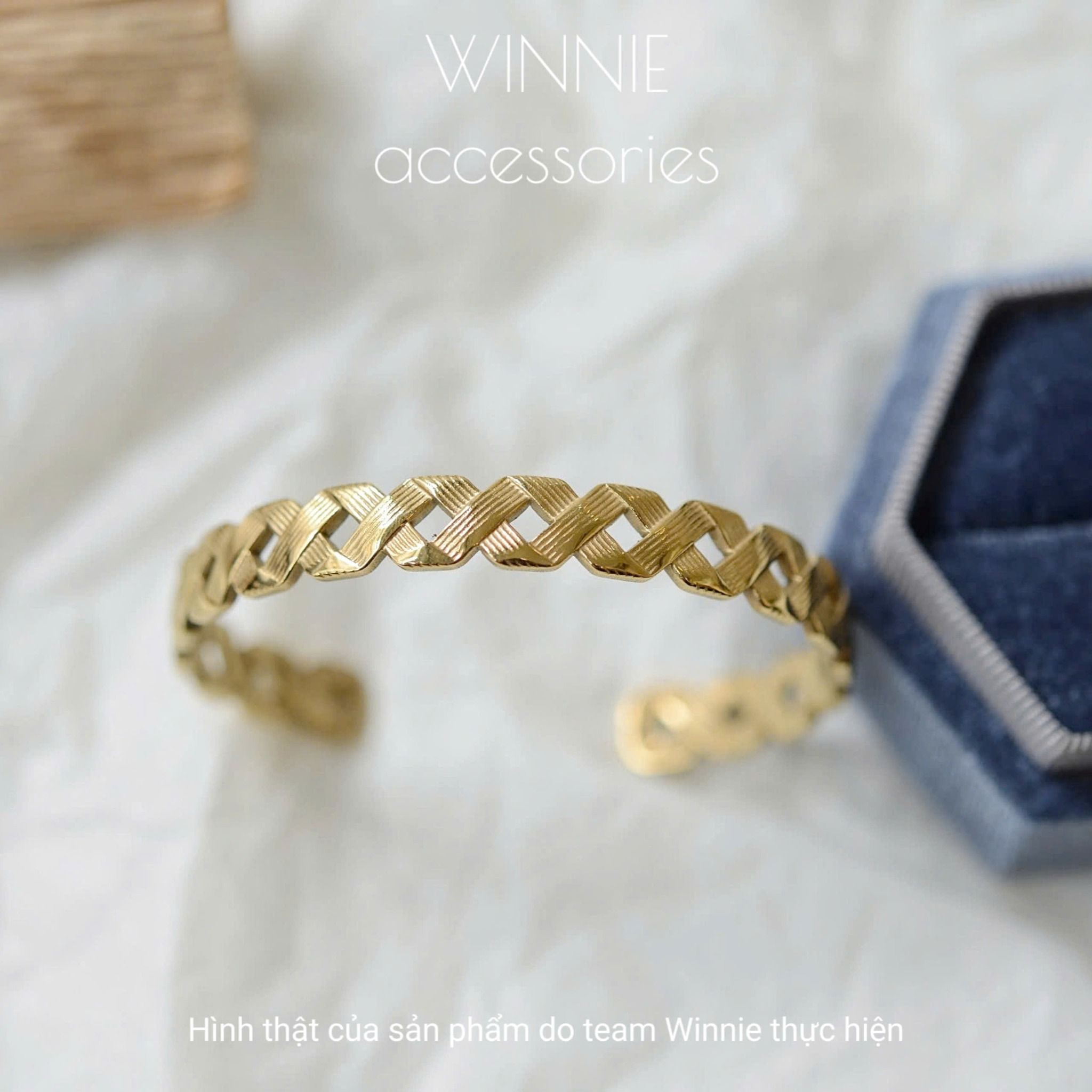 Vòng tay titan Cuff Caro VG
