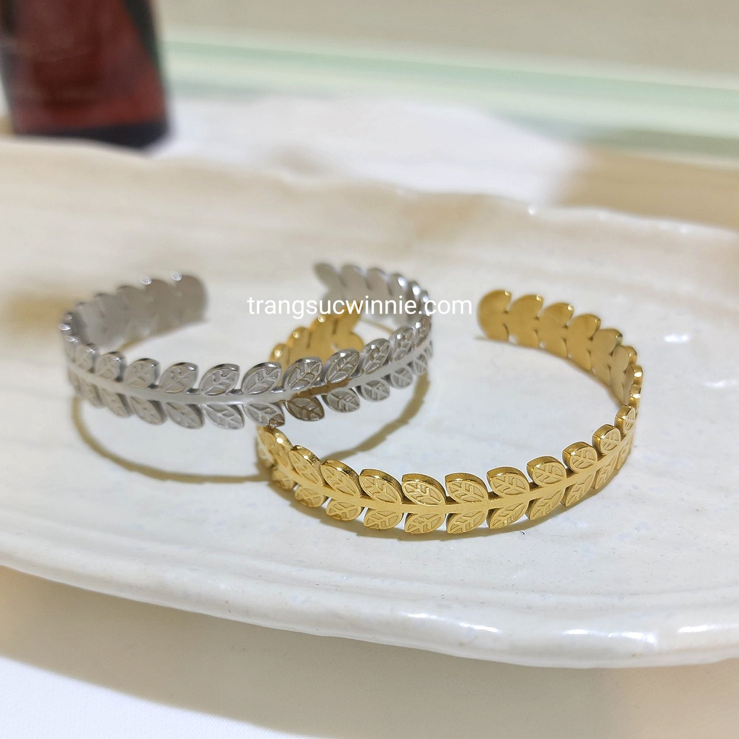 Vòng tay titan Cuff leaf B